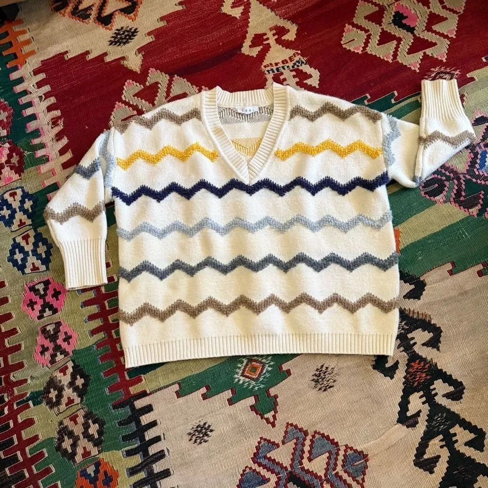 THML Chevron Print V-neck Knit Sweater
